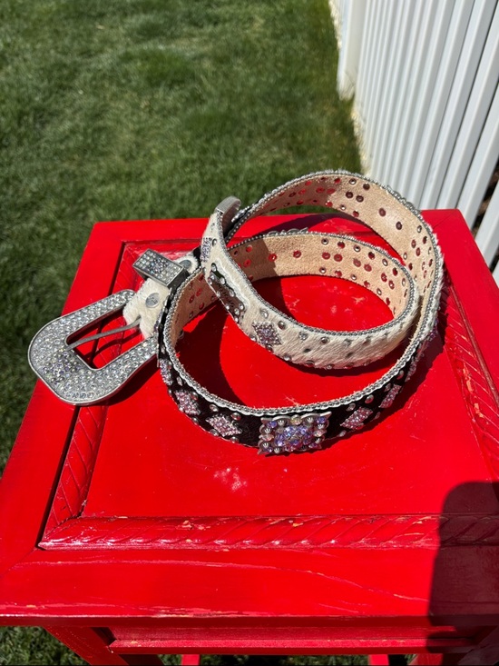 B H W Bling Cowhide Belt, Size L, 34” to First Setting, 38” to Last Setting, EUC main image 7